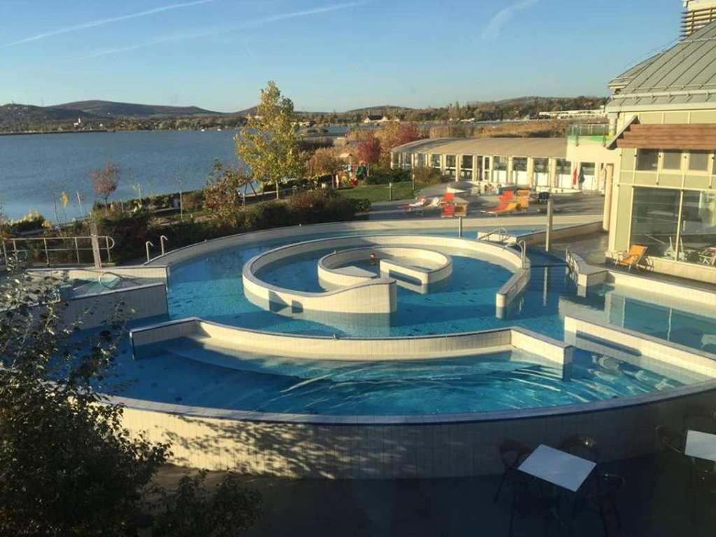 Appartamento Azur Apartman Velence Esterno foto