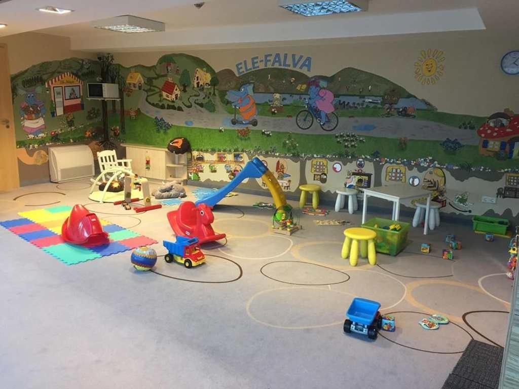 Appartamento Azur Apartman Velence Esterno foto